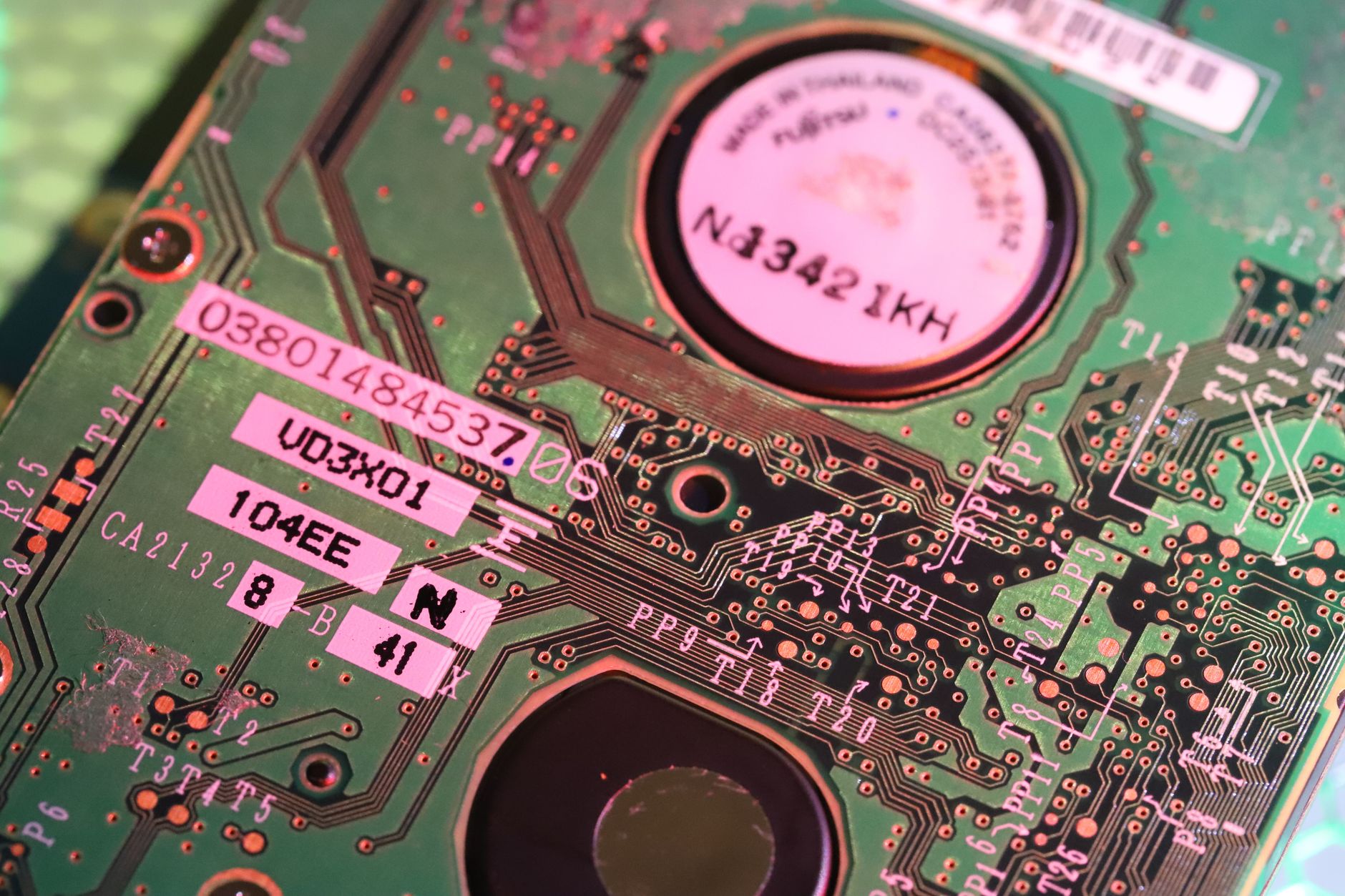 La chine accélère sur la hbm : cxmt lance la production à risque de hbm3e