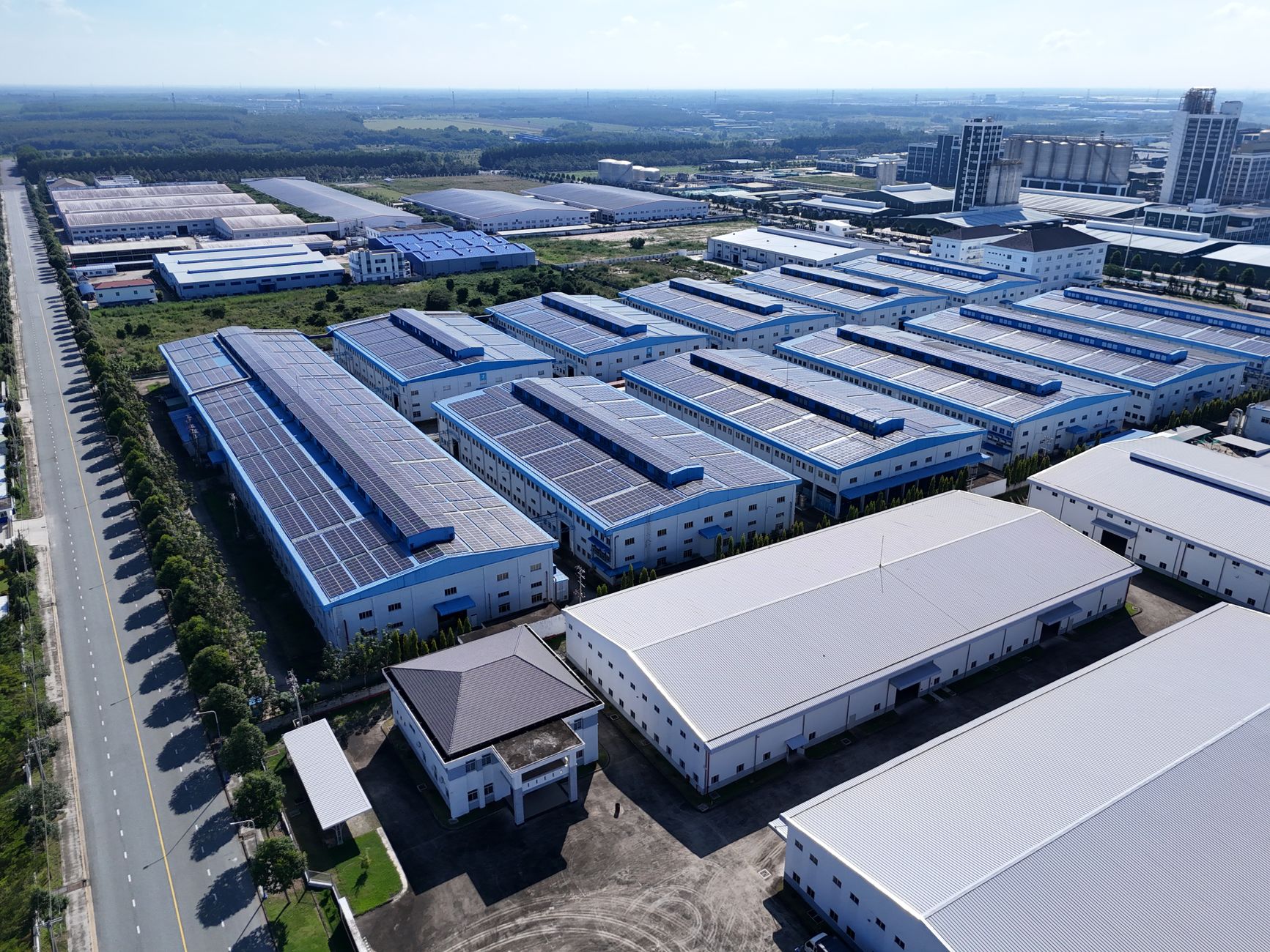 Faraday Future et Jia Yueting lancent neuf robots à partir de 9 990 $