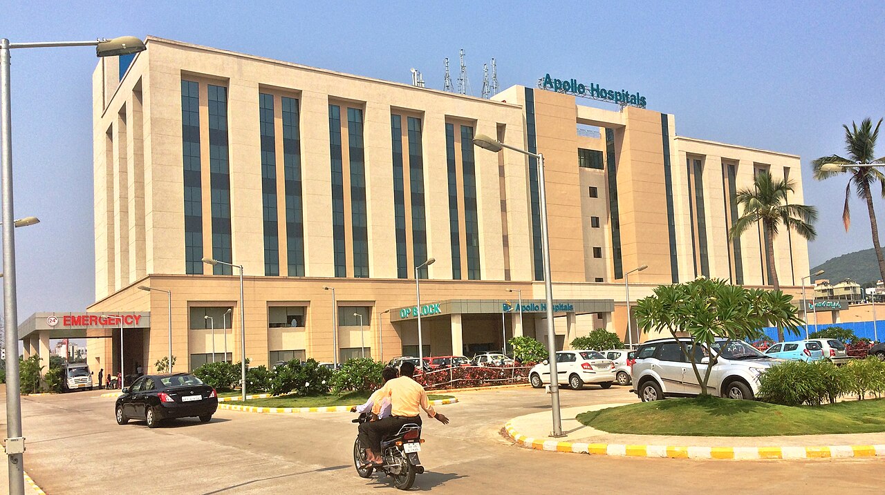 Apollo Hospitals dépasse les attentes avec un bénéfice net en hausse de 34 %