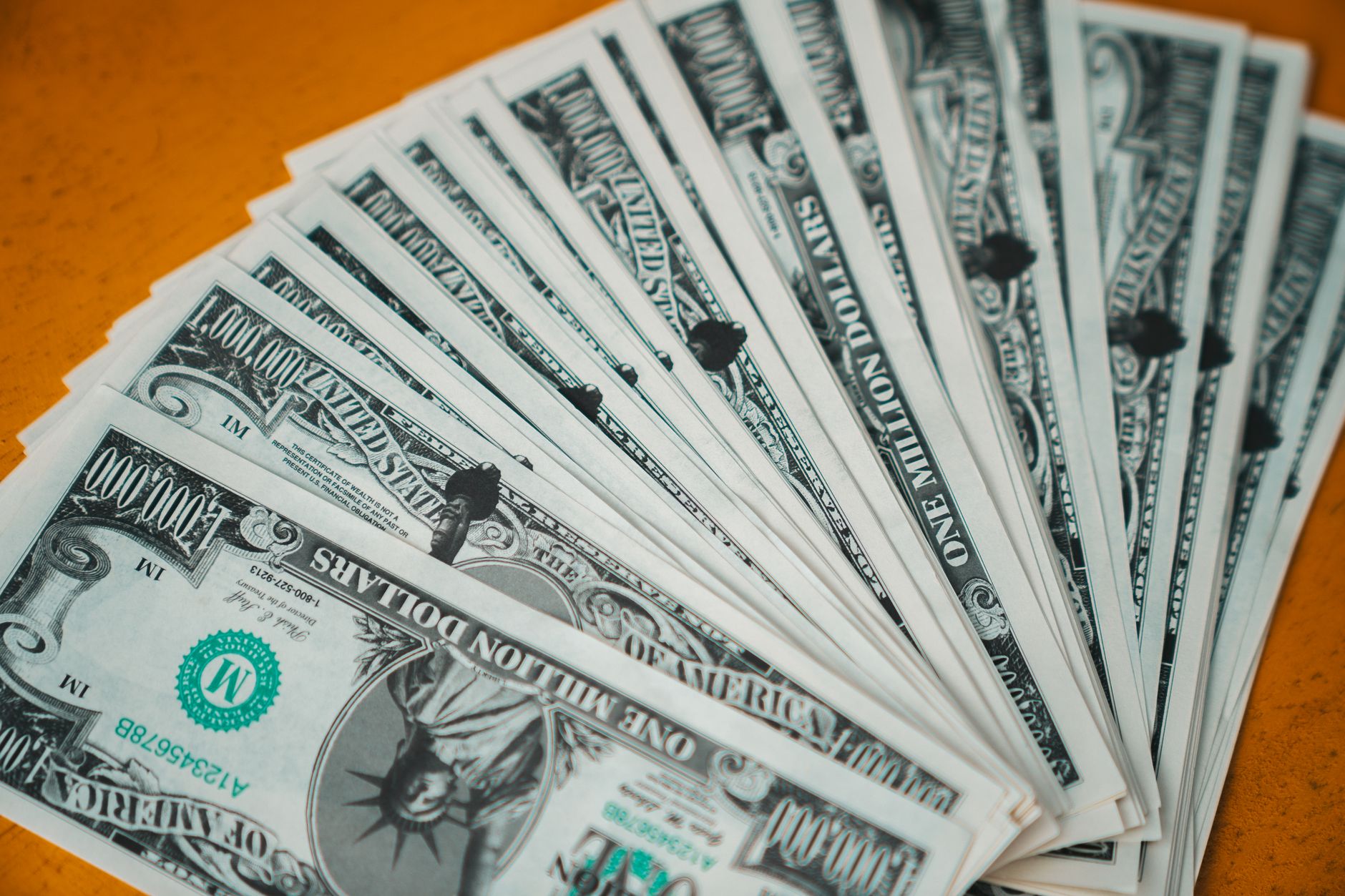 Binance poursuit RedotPay pour 473 millions de dollars de pertes utilisateurs