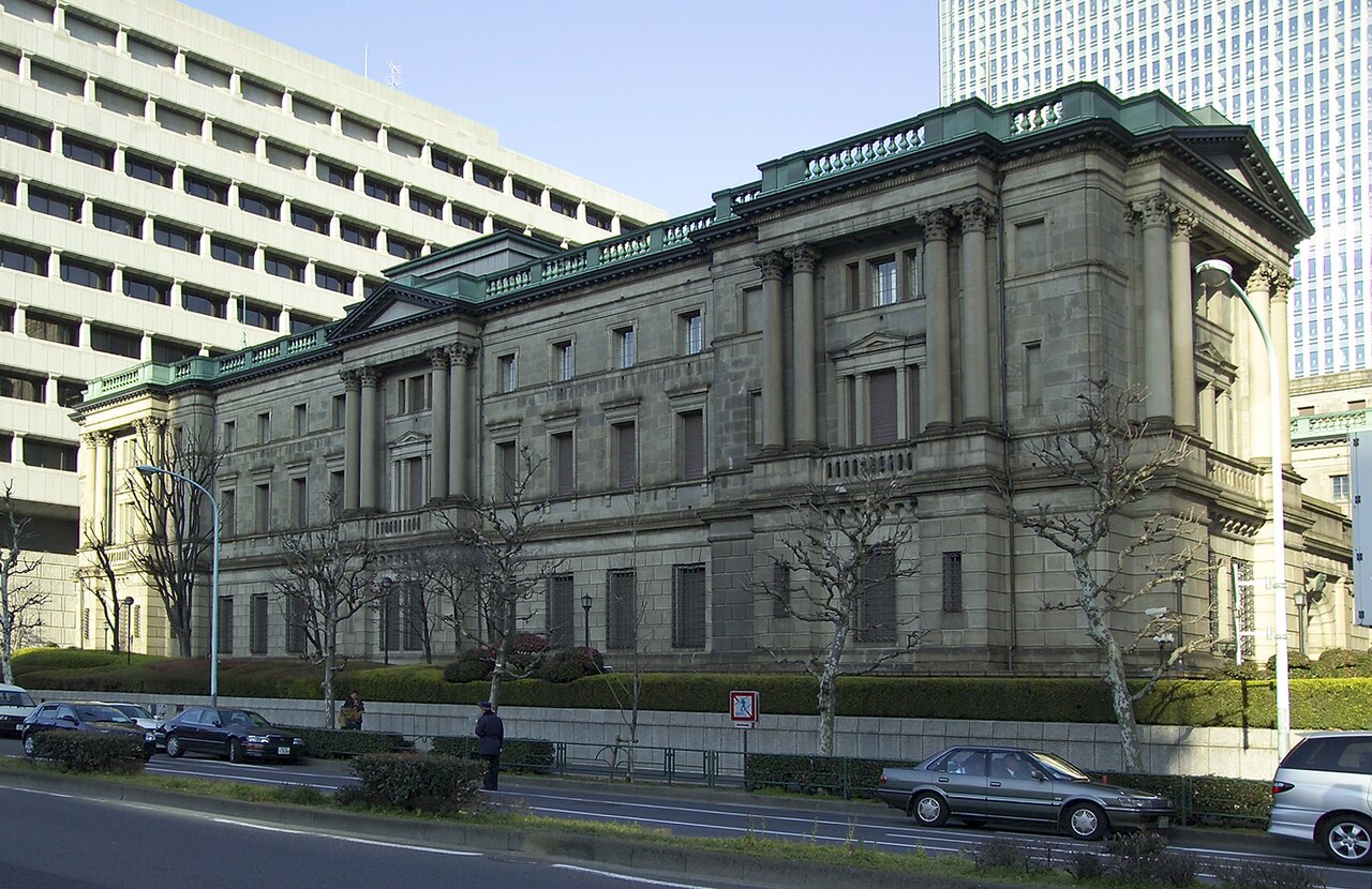 Le yen au plus haut depuis février, porté par la hausse des taux de la BoJ