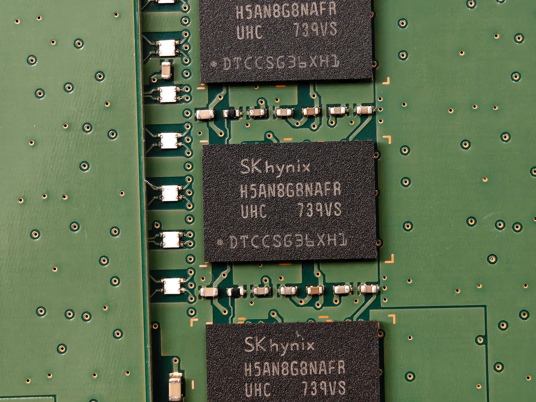SK Hynix : « L’IA ne peut exister sans mémoire », le coréen accélère sur la DRAM nouvelle génération