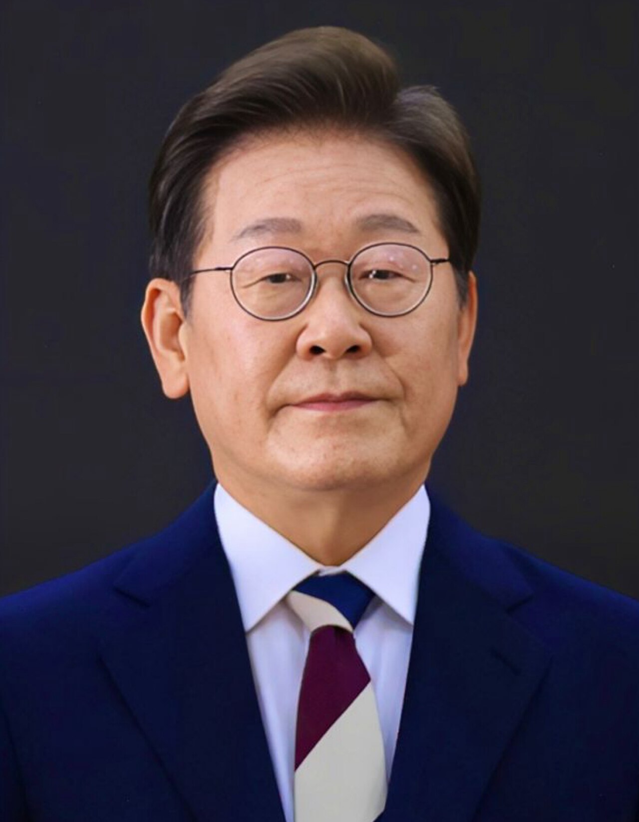 Lee Jae-myung défend les actionnaires, provoquant la colère des syndicats coréens