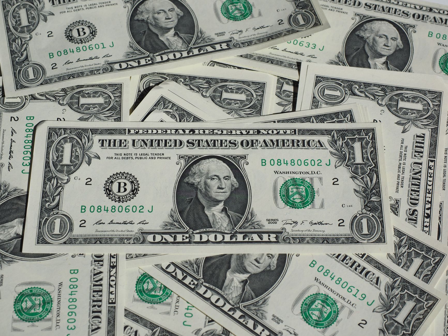 La roupie devrait chuter à 97 par dollar d'ici la fin de l'exercice fiscal 2026-2027, selon BMI